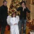 Versuri - Angels People stop fighting Angels are crying We - Albume